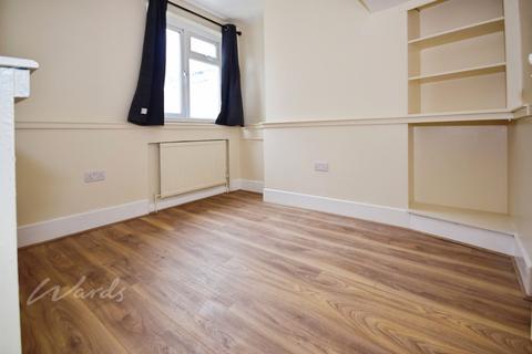 3 bedroom terraced house to rent, Luton Road Chatham ME4