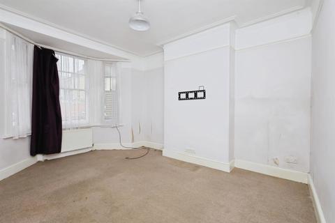 2 bedroom end of terrace house for sale, Mona Road, Eastbourne