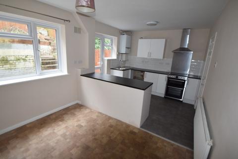 3 bedroom terraced house to rent, Princes Avenue, Chatham