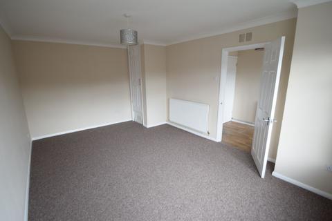 3 bedroom terraced house to rent, Princes Avenue, Chatham