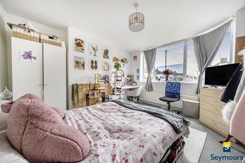 undefined, Rydes Hill Road, Surrey GU2
