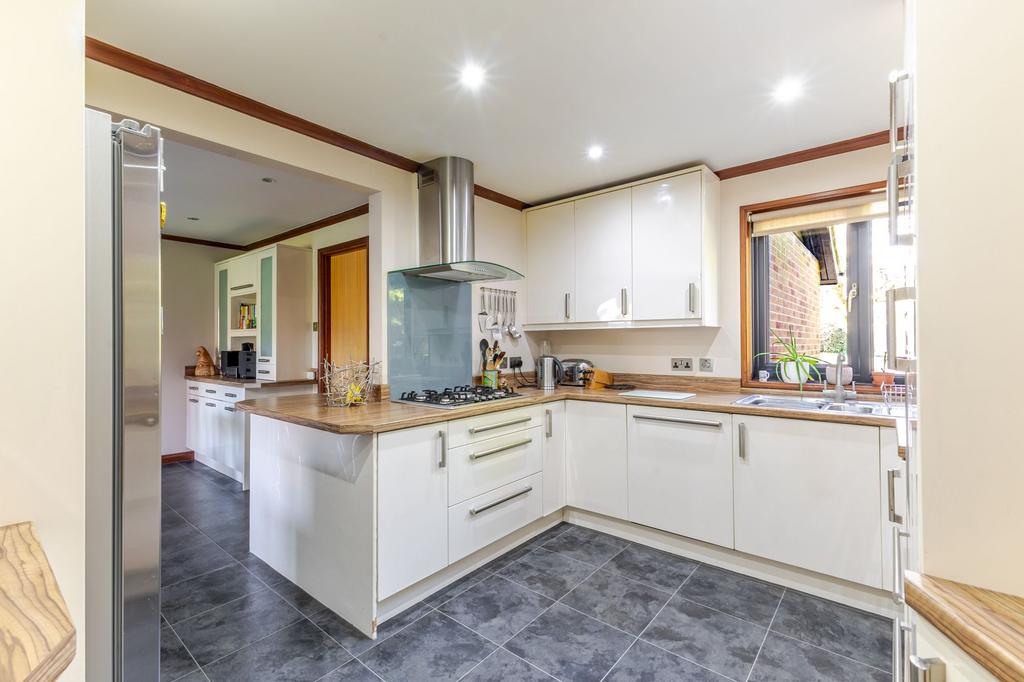 Kitchen/Dining Area