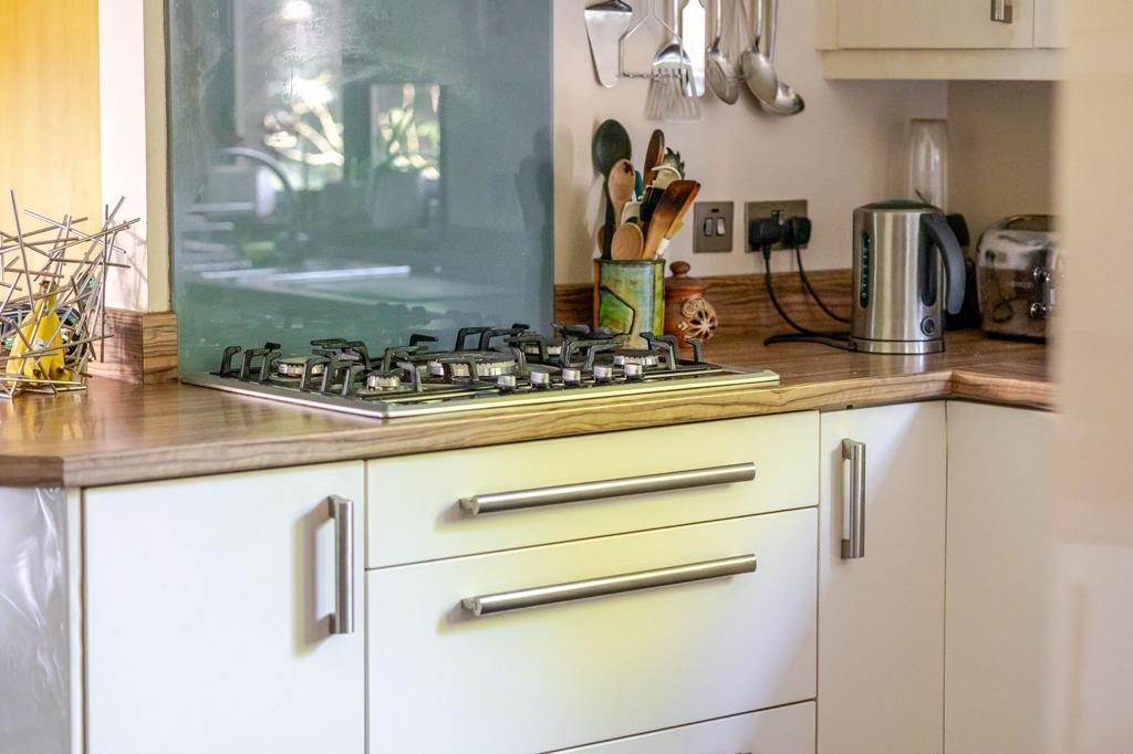 Kitchen/Dining Area