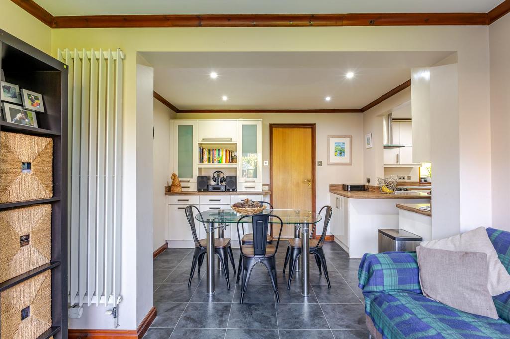 Kitchen/Dining Area