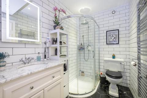 1 bedroom flat for sale, Bedford Hill, London, SW12