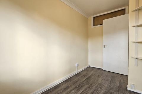 undefined, Hurst Road London E17