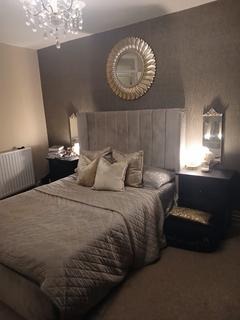 2 bedroom flat to rent, GRANTHAM ROAD, London E12