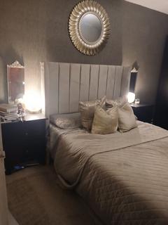 2 bedroom flat to rent, GRANTHAM ROAD, London E12