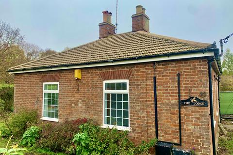 3 bedroom bungalow to rent, March Road, Friday Bridge, Wisbech
