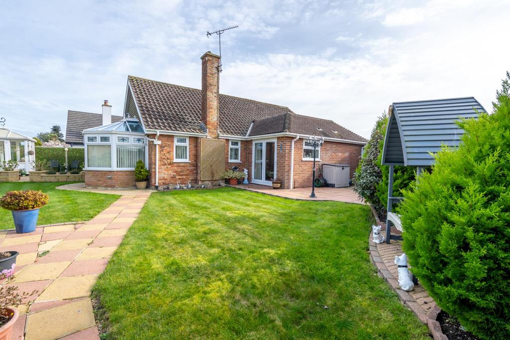 Rear Garden (2).jpg