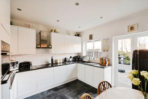 3 bedroom semi-detached house for sale, Victoria Road, Brentwood, CM14