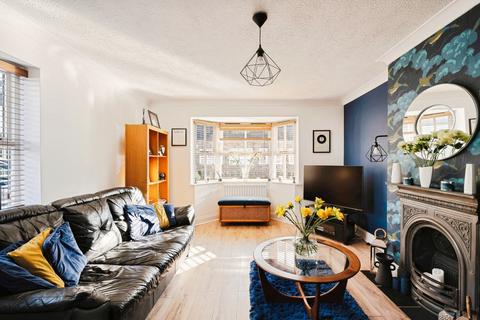 3 bedroom semi-detached house for sale, Victoria Road, Brentwood, CM14