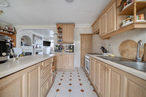 undefined, Recreation Avenue, Romford RM7