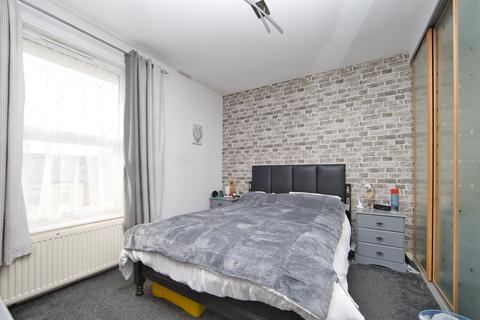 2 bedroom end of terrace house for sale, Mayfield Avenue, Dover, Kent, CT16