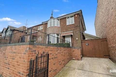3 bedroom detached house for sale, Coronation Street, Mansfield, NG18