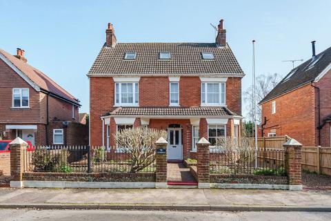 6 bedroom detached house for sale, Talbot Road, Lingfield RH7