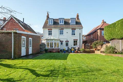 6 bedroom detached house for sale, Talbot Road, Lingfield RH7