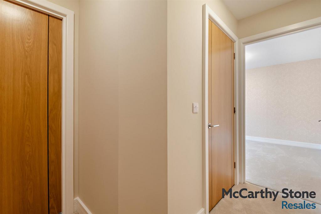 8681573-interior02-800.jpg