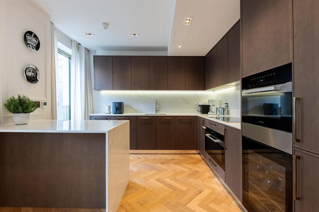 Flat 1 at 4 to 6 saint edmunds terrace 3926 kit.jp