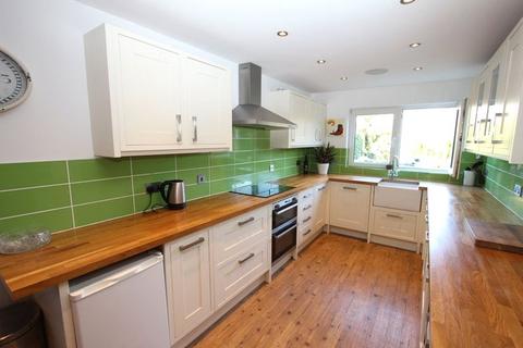 undefined, Chalfont Road, Seer Green, Beaconsfield, HP9