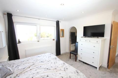 undefined, Chalfont Road, Seer Green, Beaconsfield, HP9