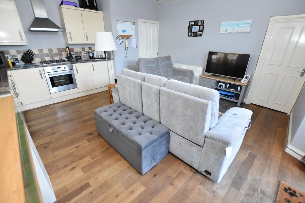 Kitchen / Living Room