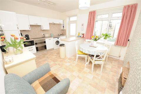 4 bedroom terraced house for sale, Lenton Villas, Idle, Bradford