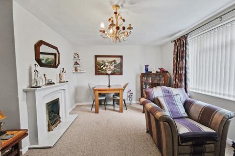 2 bedroom flat for sale, Bridport