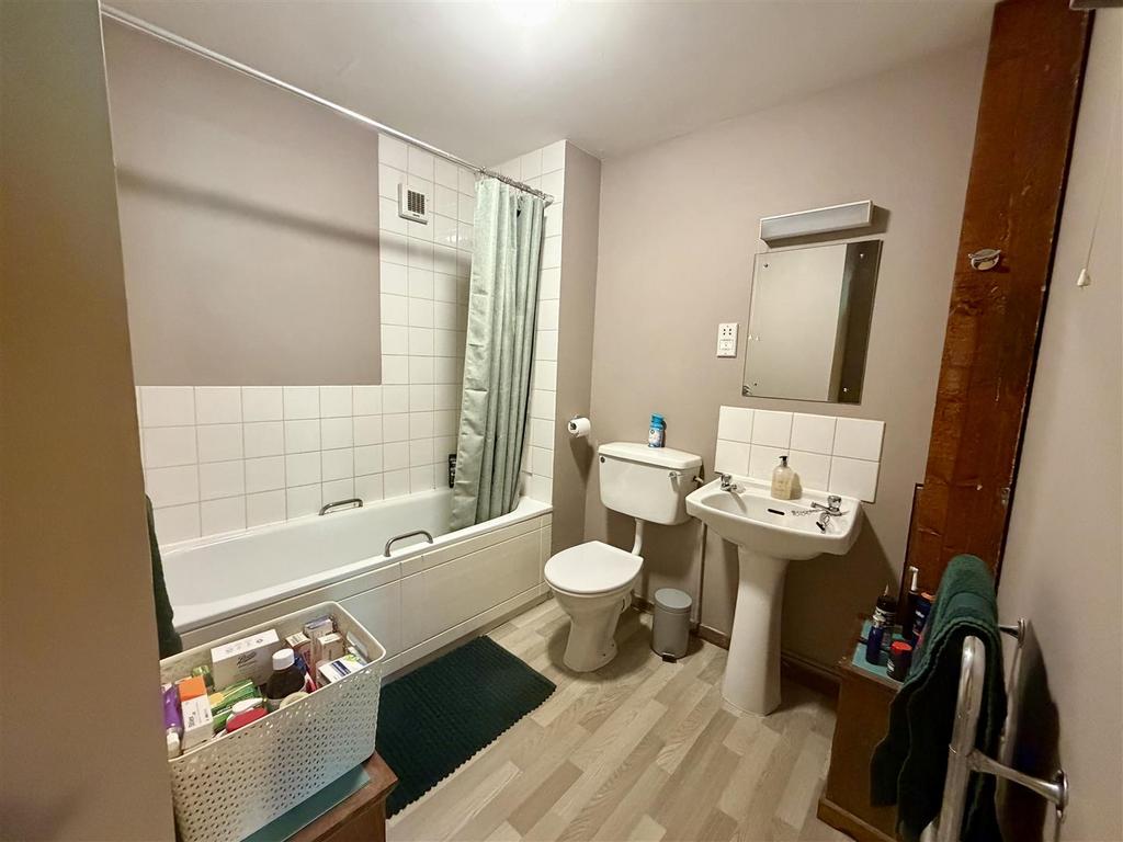 Bathroom.jpeg