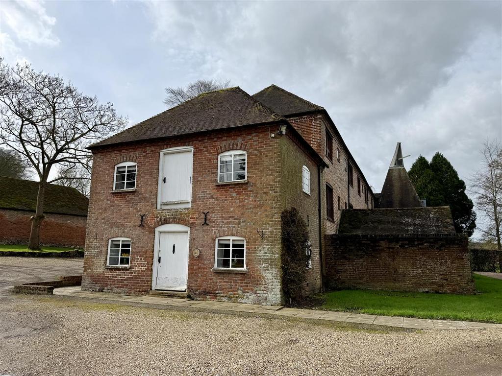 Exterior 1.jpeg