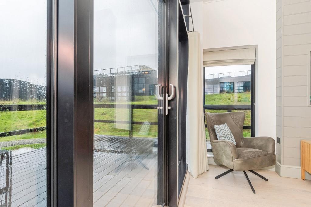Lounge/Decking