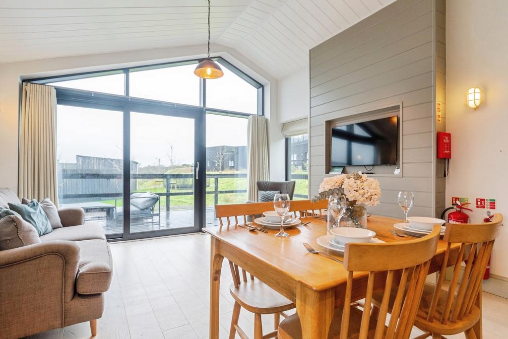 Lounge/Dinning Area