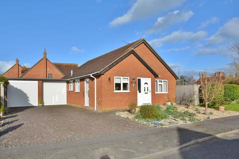 2 bedroom detached bungalow for sale, Old Farm Close, Worminghall