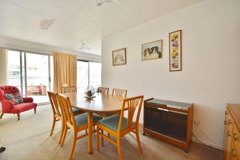 2 bedroom detached bungalow for sale, Old Farm Close, Worminghall