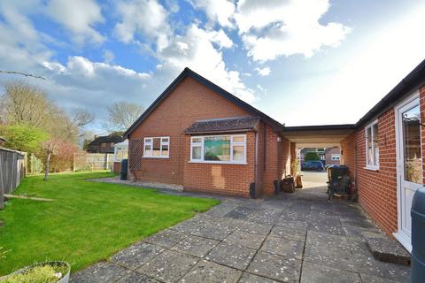 2 bedroom detached bungalow for sale, Old Farm Close, Worminghall