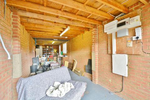 2 bedroom detached bungalow for sale, Old Farm Close, Worminghall