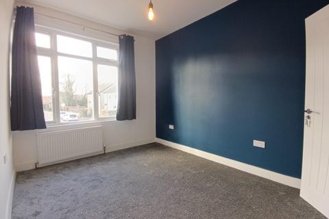 2 bedroom flat to rent, Markhouse Road, London E17