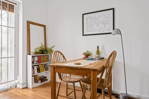 2 bedroom apartment for sale, Well Street, London, E9