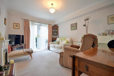 1 bedroom retirement property for sale, Kingfisher Lodge, Chelmsford CM2 7JZ