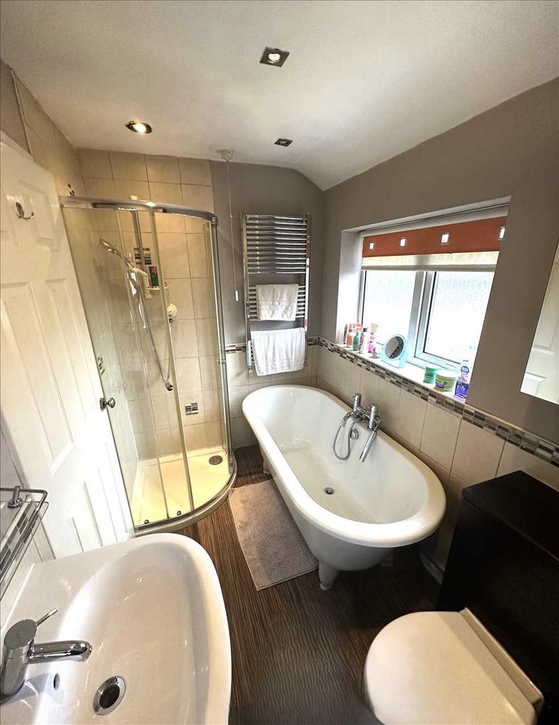 Family bathroom: