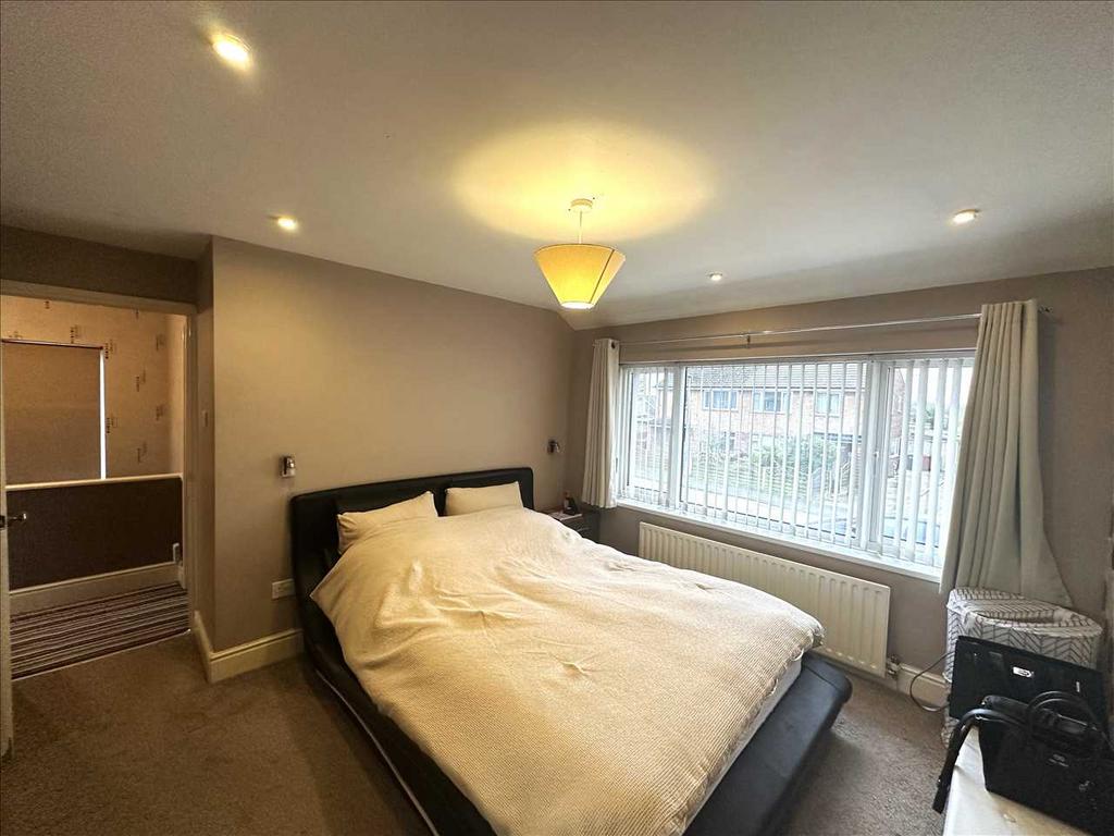Front bedroom 1