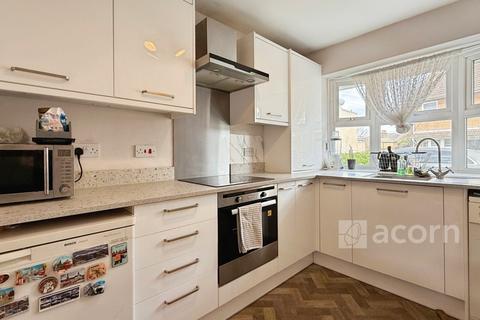 undefined, Crusoe Road Erith DA8