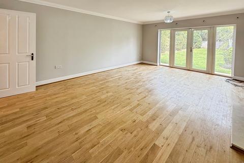 undefined, Nazeing New Road, BROXBOURNE
