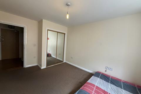 2 bedroom flat for sale, Burlington Road, Slough SL1