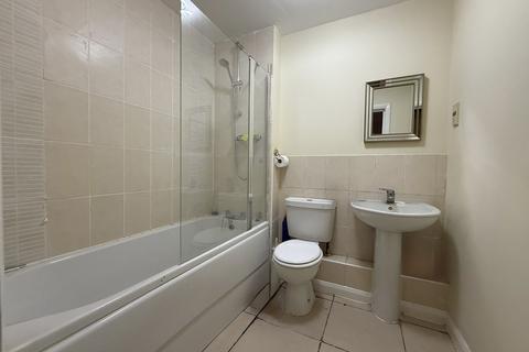 2 bedroom flat for sale, Burlington Road, Slough SL1