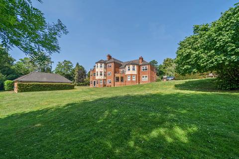 2 bedroom flat for sale, Hale Place, Farnham, GU9