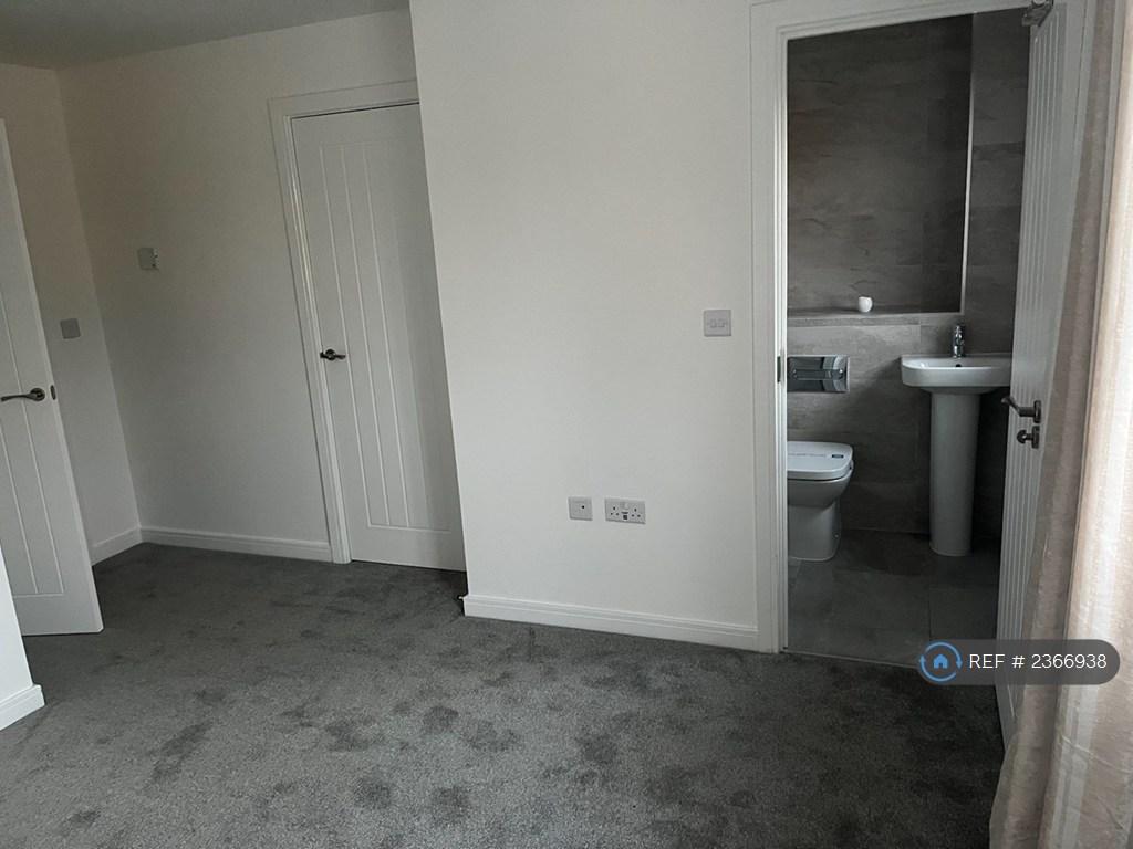 View From Main Bedroom Into Ensuite