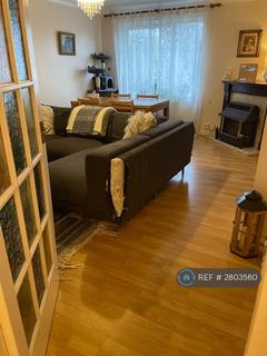 2 bedroom flat to rent, The Meads, Morden, SM4