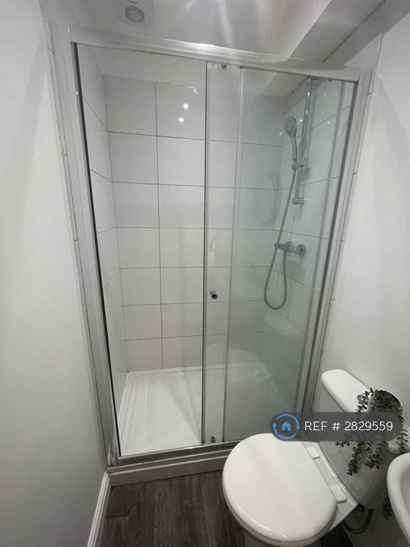 Room 1 En-Suite