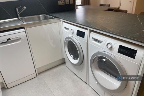 2 bedroom flat to rent, Raleigh Gardens, London, SW2